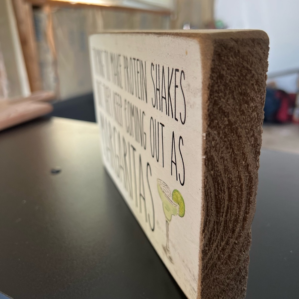 Small wood sign. Approx 6x9x1in. Brand new.